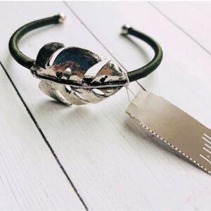 NEW NWT Silver Leaf Green Fabric Wrapped Cuff Bracelet $34 Retail Tag